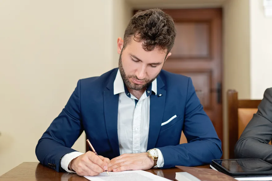 Leitura técnica de um contrato e seus requisitos de seguro
