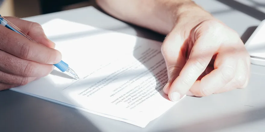Seguro Garantia — Contratos e licitações exigem garantia. Bem estruturada, ela libera ca